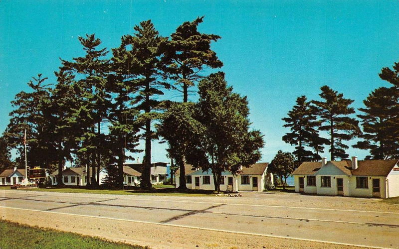 Paners Motel - Old Postcard (newer photo)